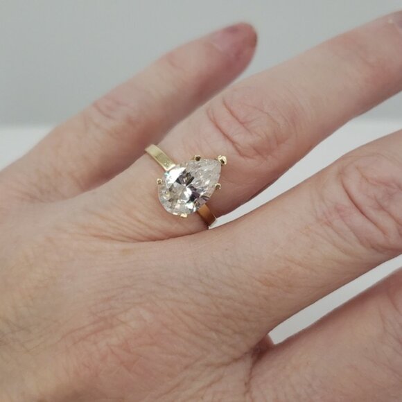 Pear Shape 14K Yellow Gold Pear-Shaped CZ Diamond Solitaire Engagement Ring 5.5 - Picture 7 of 12